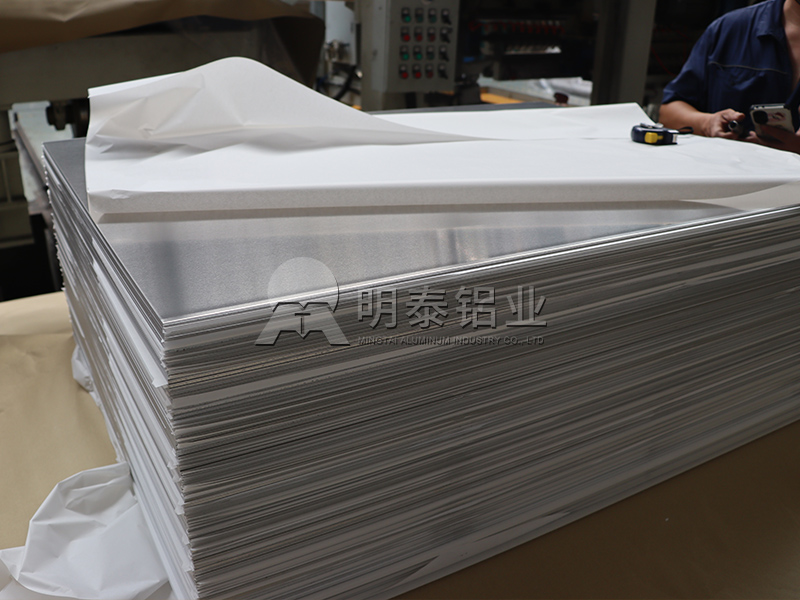 乘用汽车料用5182铝板:轻量化与高性能的优良之选